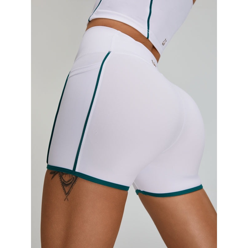 ZASUWA Female Contrast Color Pocket Booty Shorts