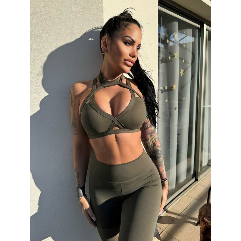 ZASUWA Female Unique Cut Out Pocket Mesh Scrunch Bum Tracksuit