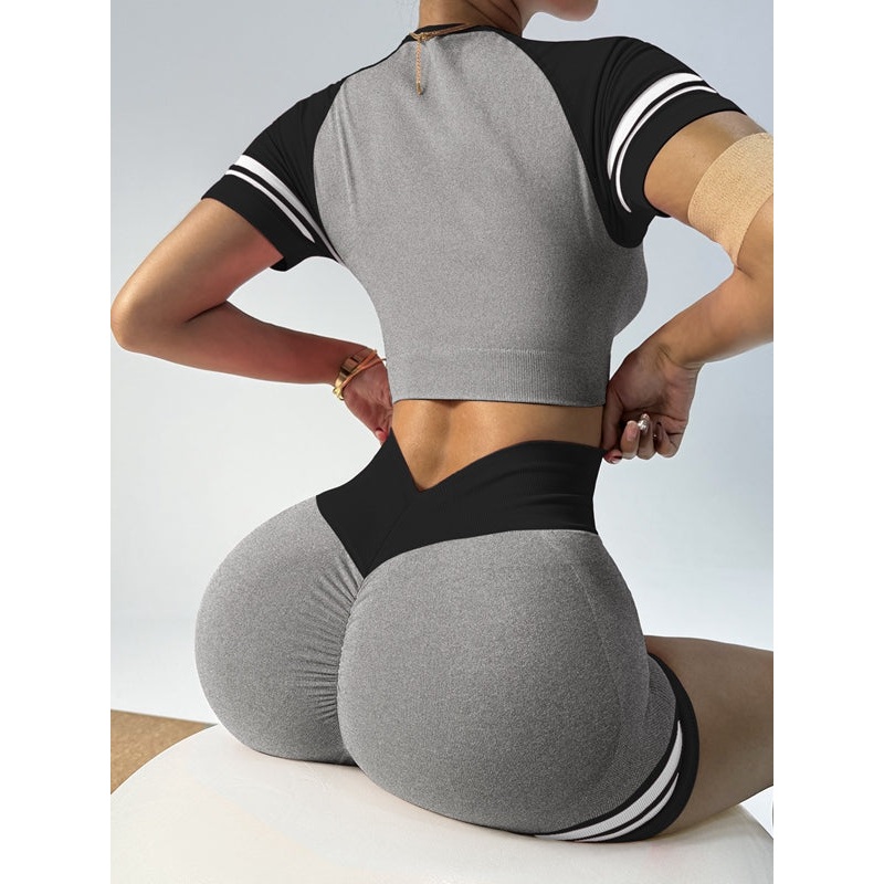 ZASUWA Female Stripes Deep V Back Short Tracksuit