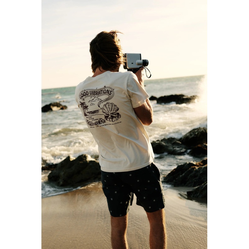 Vibrations Tee