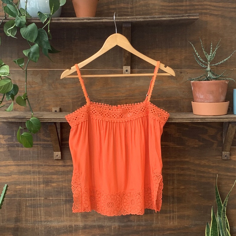 Dainty Little Tank