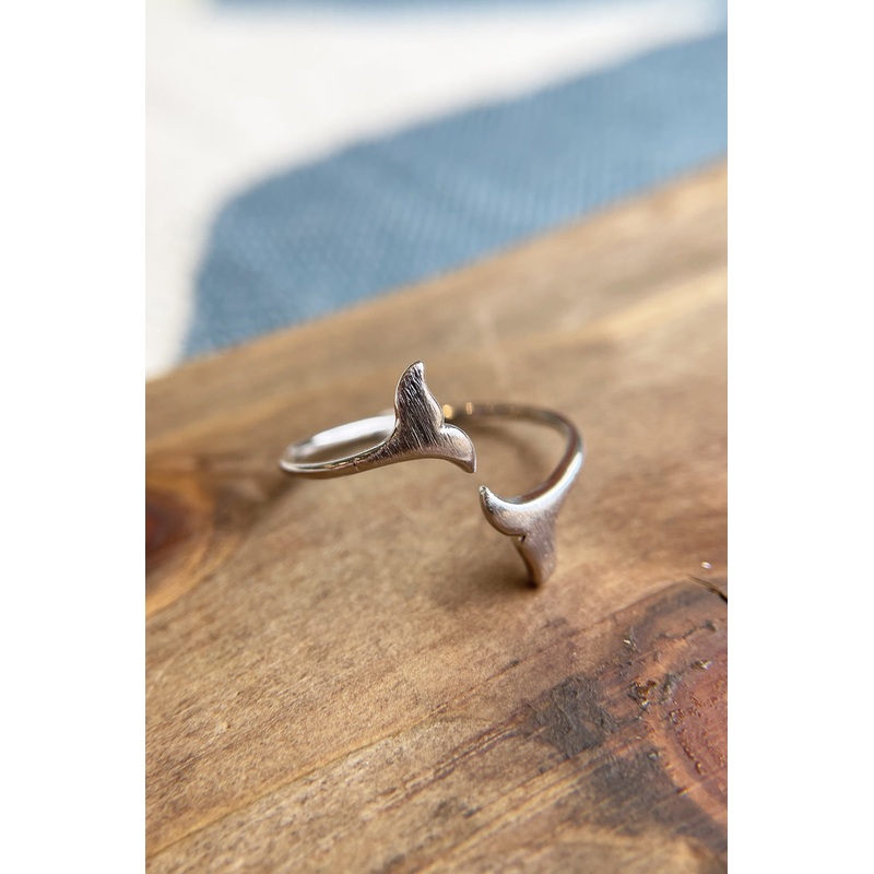 Whale Tail Ring