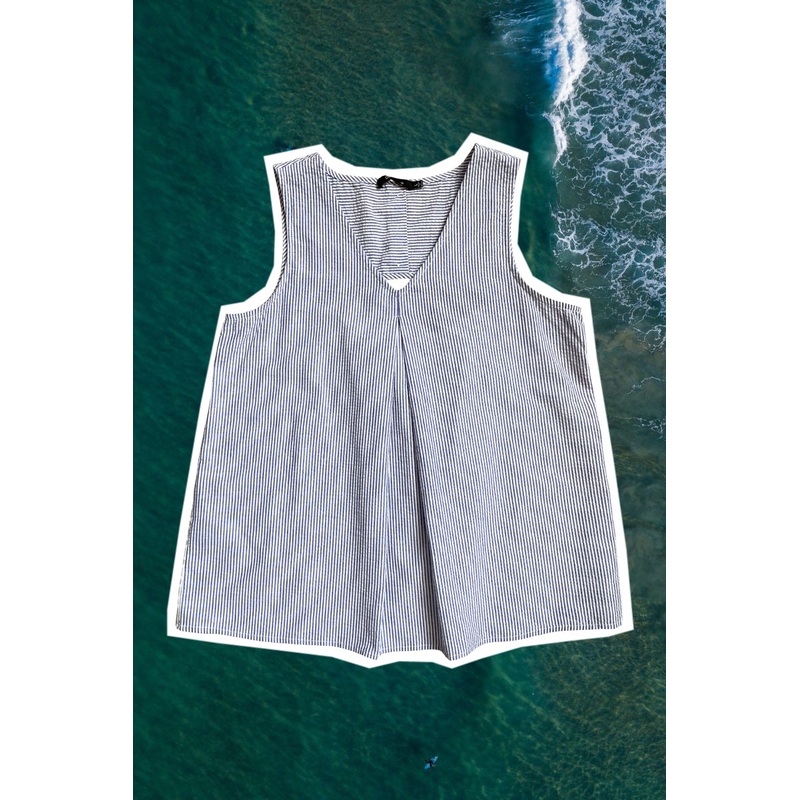 Peekaback Tank