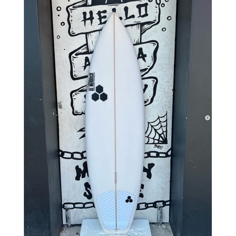 USED - 5'11 ROCKET WIDE (34.4L)
